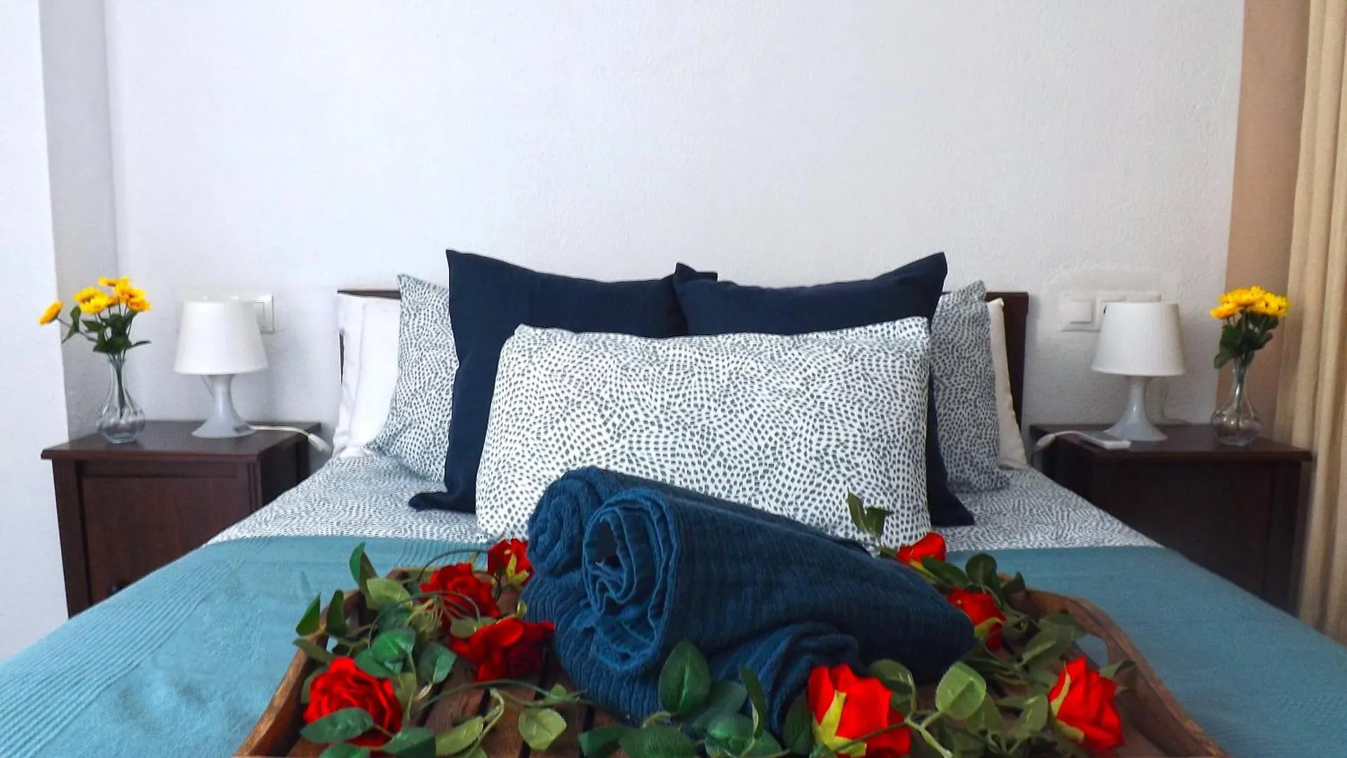 شقة Casa Familiar Ideal Para 10 Con Jardin, Terraza, Bbq Y Playa بينالماذينا